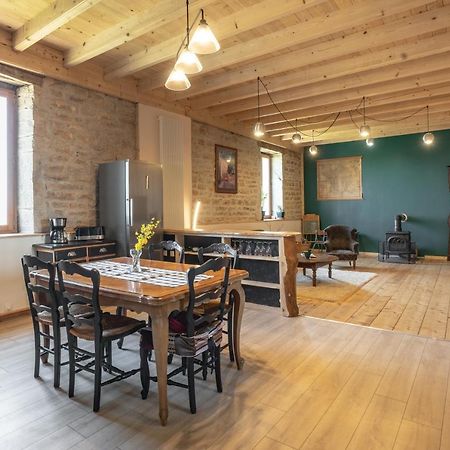 Appartement De Charme Dans Une Maison Isolee Presilly  外观 照片